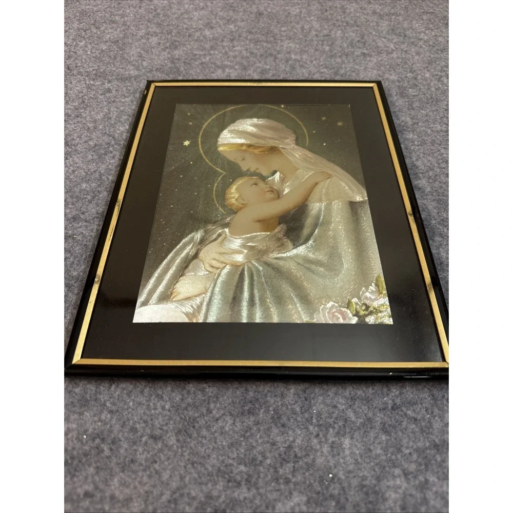 Madonna And Child  Framed Art Shimmer Details 8/10